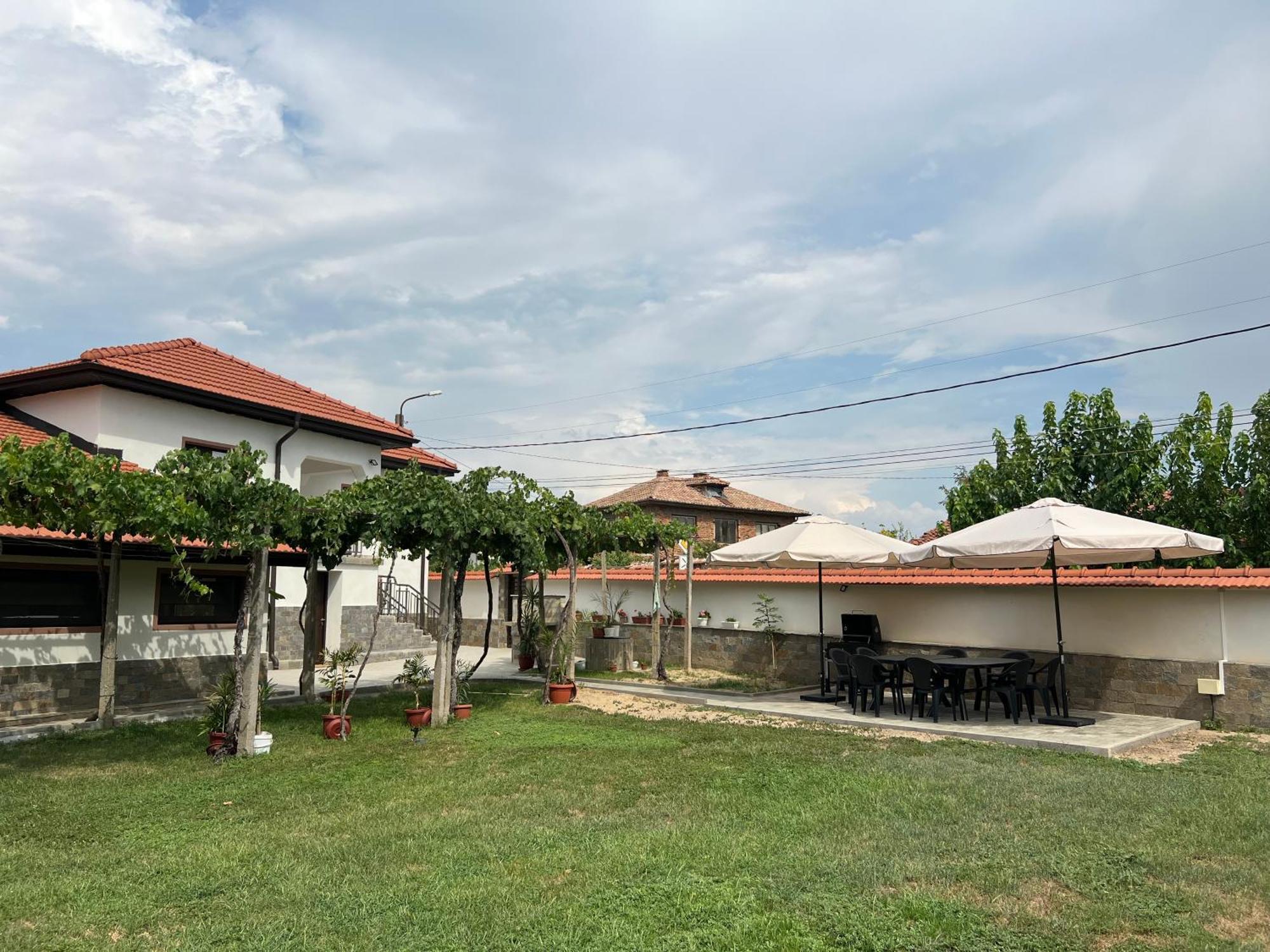 Къща За Гости Бадови Hisarya Exterior foto