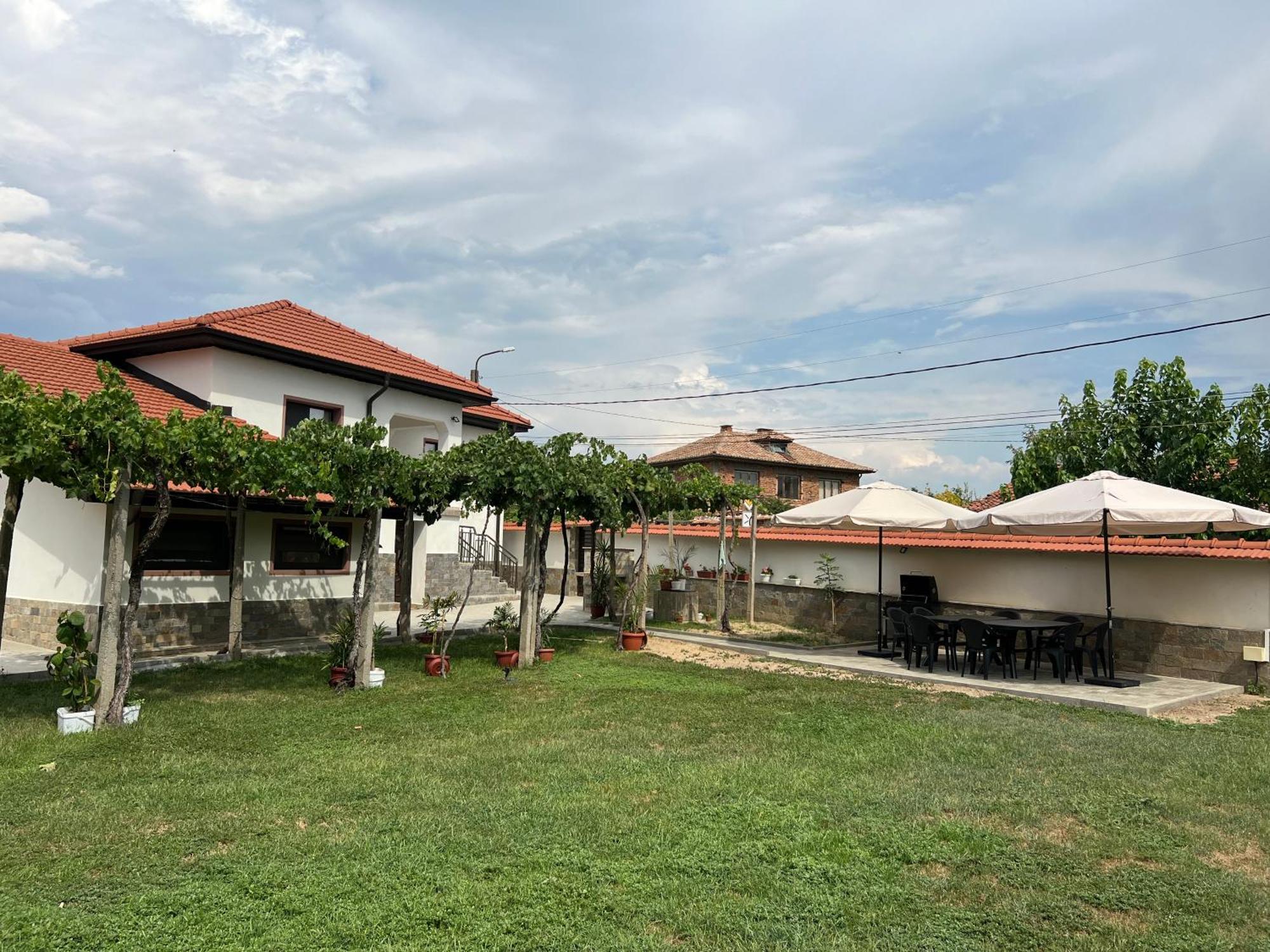 Къща За Гости Бадови Hisarya Exterior foto
